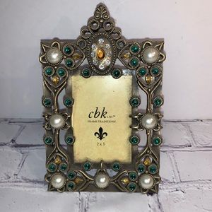 NWT 2x3 Antique Gold Tone Jeweled Picture Frame